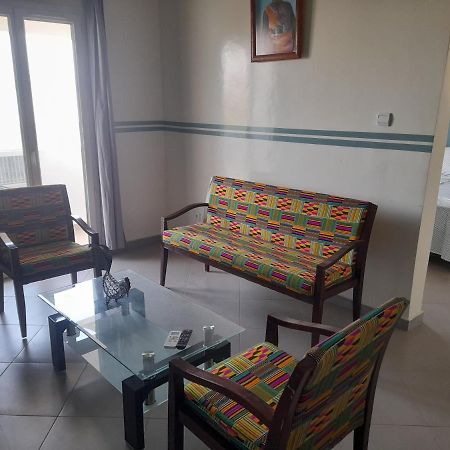 Résidence Marie France MENDY Toubab Dialaw Exterior foto